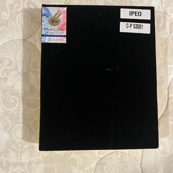 Montecristo Collection Series Yellow Empty Cigar Box - Picture 3 of 3